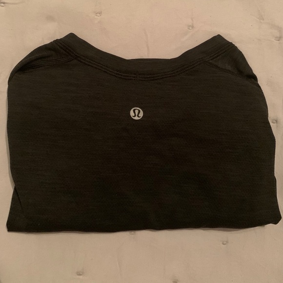 Lululemon workout shirt - Picture 2 of 2
